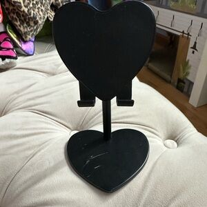 Black Heart-Shaped Phone Stand